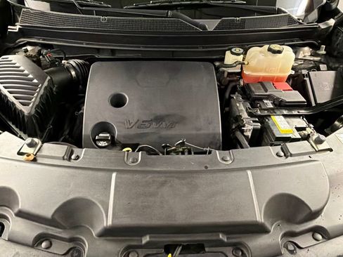 Used 2018 Chevrolet Traverse LT FWD image 40
