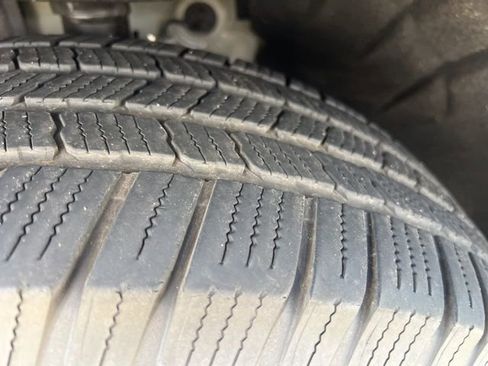 Used 2021 Chevrolet Traverse LS FWD image 14