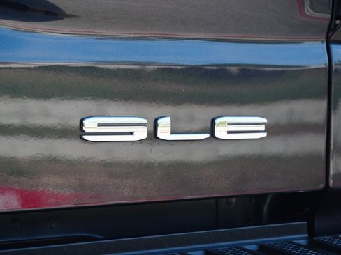 Used 2024 GMC Sierra 1500 SLE image 10