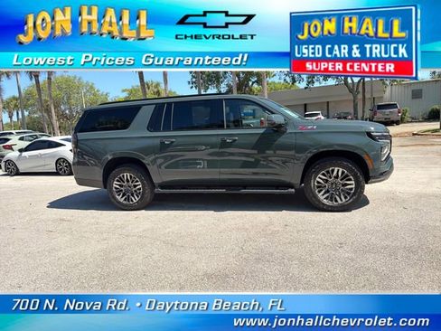 Used 2025 Chevrolet Suburban Z71 w/ Z71 Off-Road Package image 17