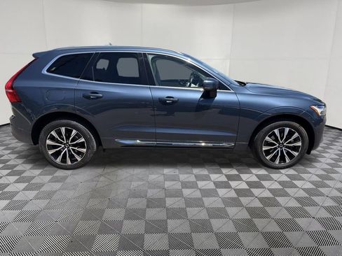 Used 2023 Volvo XC60 B5 Plus AWD/4WD image 10