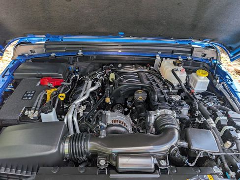 Used 2023 Jeep Gladiator Sport image 10