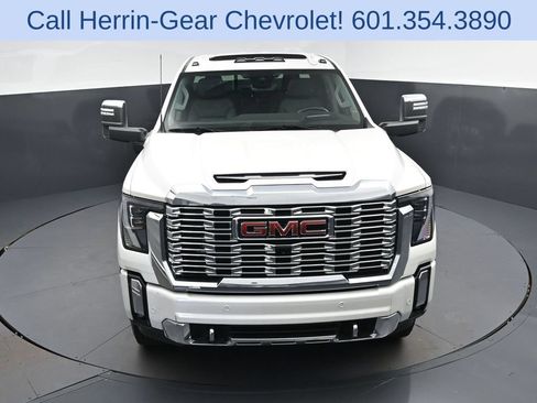 Used 2024 GMC Sierra 2500 Denali w/ Denali Reserve Package AWD/4WD image 39