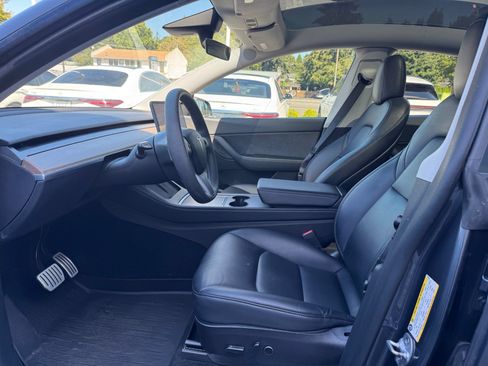 Used 2022 Tesla Model Y Performance AWD/4WD image 3