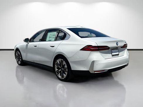 New 2027 BMW 530i w/ Premium Package RWD image 5