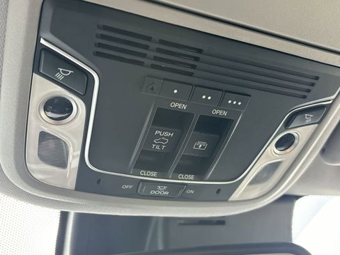 Used 2017 Honda Pilot Elite image 23