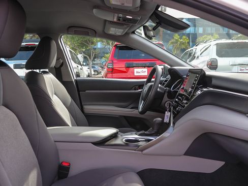 Used 2023 Toyota Camry LE image 17