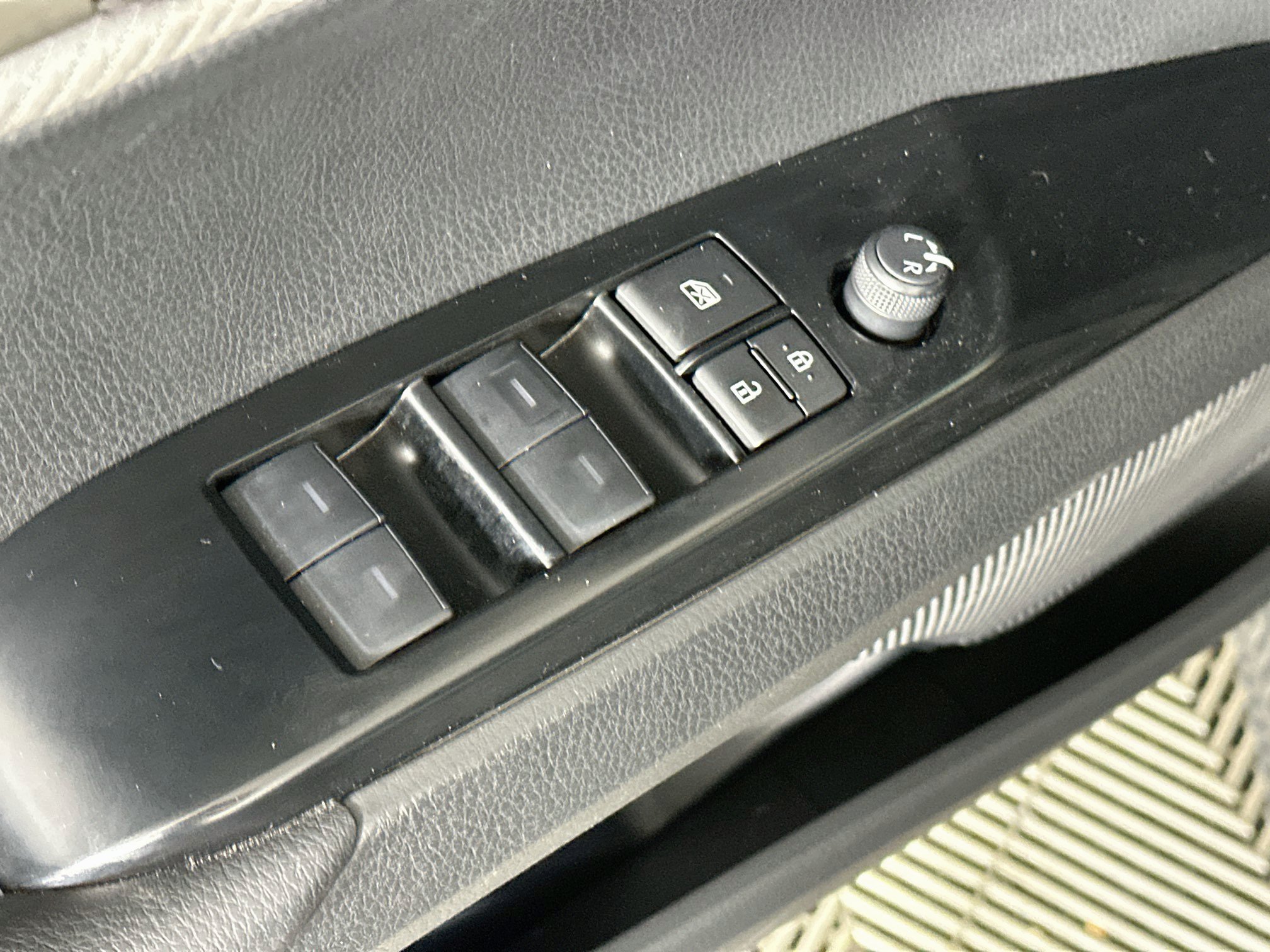 Used 2026 Toyota Camry SE w/ Multimedia Upgrade Package FWD image 15