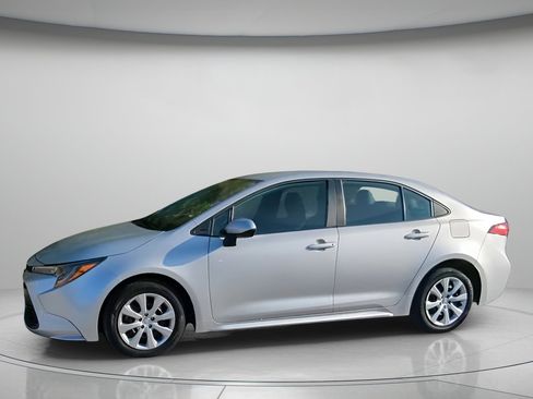 Used 2024 Toyota Corolla LE image 13