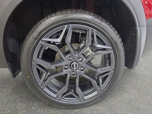 New 2026 Nissan Kicks SR image 32