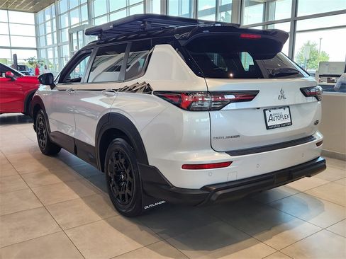 New 2025 Mitsubishi Outlander Trail Edition image 3