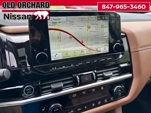 Used 2024 Nissan Pathfinder Platinum image 15