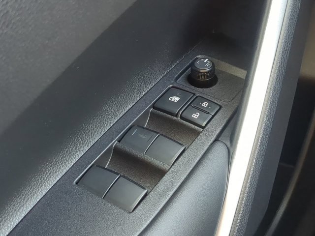 Certified 2025 Toyota Corolla Cross LE FWD image 26