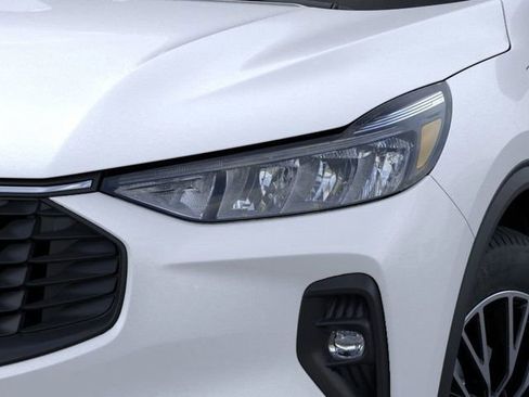 New 2025 Ford Escape SE image 18