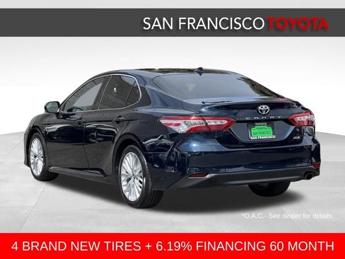 Certified 2018 Toyota Camry XLE w/ Audio Package FWD image 3