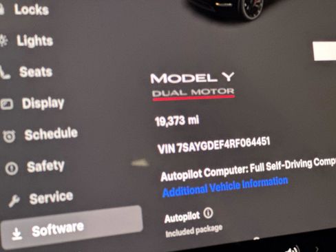 Used 2024 Tesla Model Y Performance AWD/4WD image 26