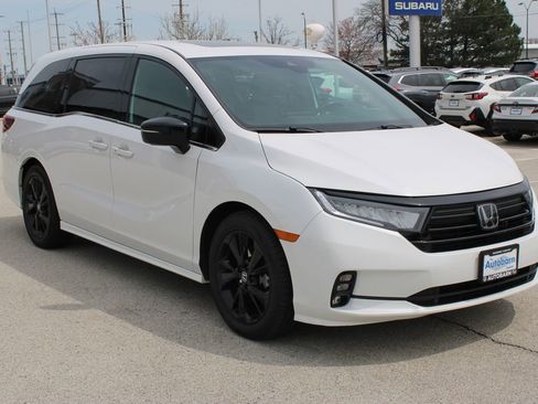 Used 2023 Honda Odyssey Sport image 1