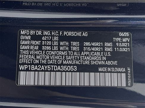 Certified 2026 Porsche Cayenne Coupe image 32