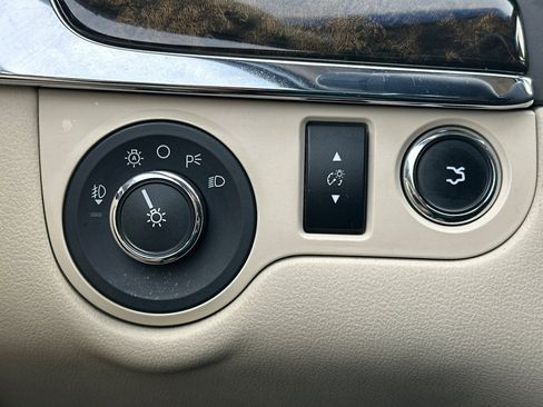 Used 2014 Lincoln MKS w/ Equipment Group 101A image 41