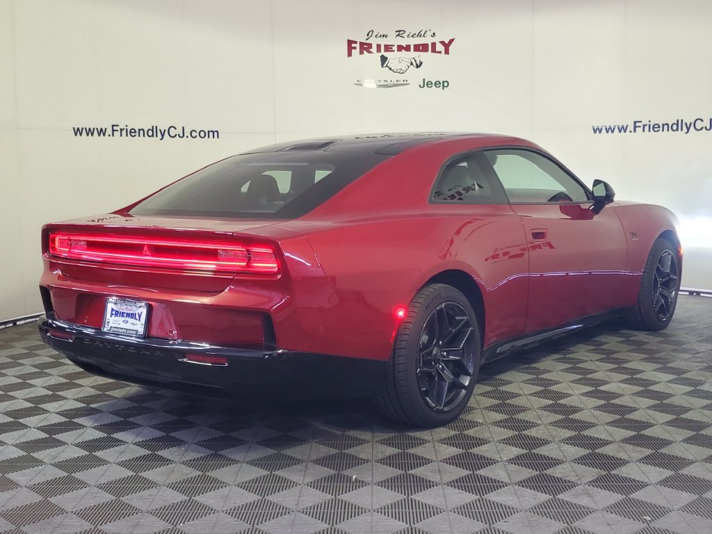 Used 2024 Dodge Charger Daytona R/T w/ Plus Group AWD/4WD image 3