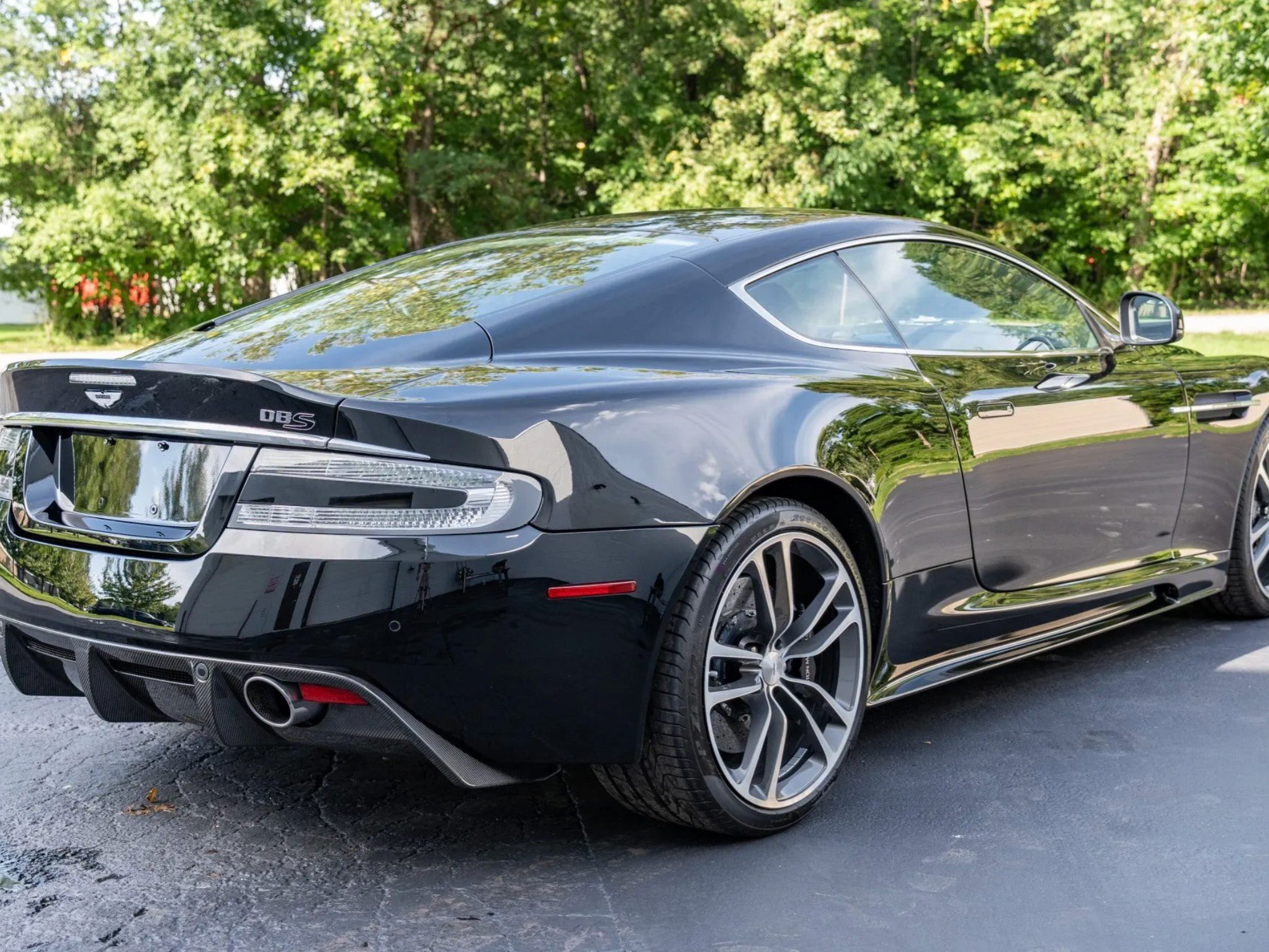 Used 2011 Aston Martin DBS Coupe RWD image 2