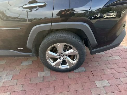 Used 2021 Toyota RAV4 Limited image 6