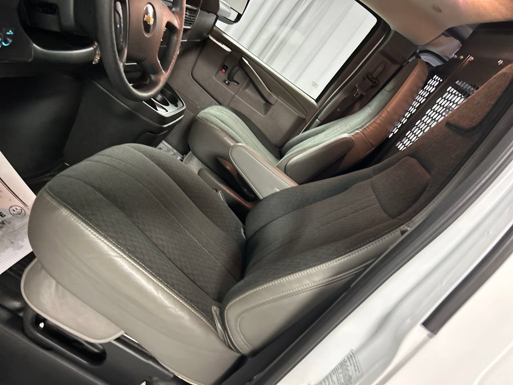 Used 2025 Chevrolet Express 2500 w/ Driver Convenience Package RWD image 11