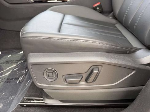 Used 2025 Audi Q5 Premium w/ Convenience Package AWD/4WD image 15