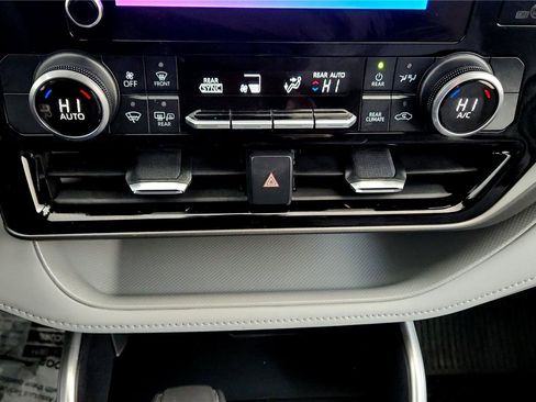 Certified 2024 Toyota Highlander LE image 31