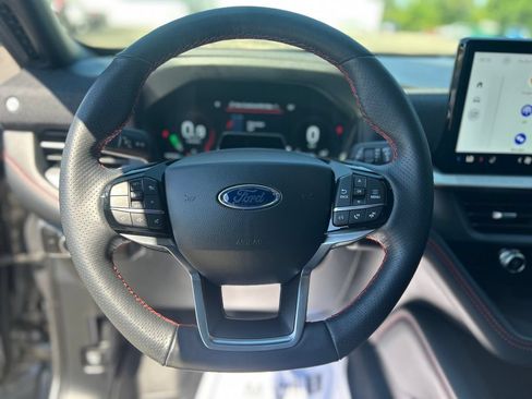 Used 2025 Ford Explorer ST-Line w/ ST-Line Street Pack AWD/4WD image 26