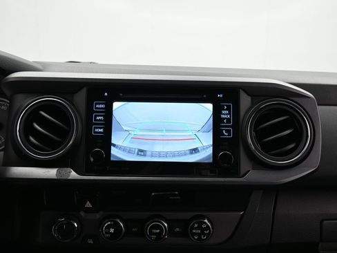 Used 2018 Toyota Tacoma TRD Sport image 46