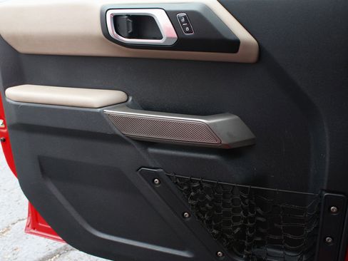 Used 2021 Ford Bronco Wildtrak image 14