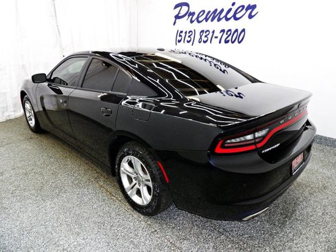 Used 2020 Dodge Charger SXT RWD image 4