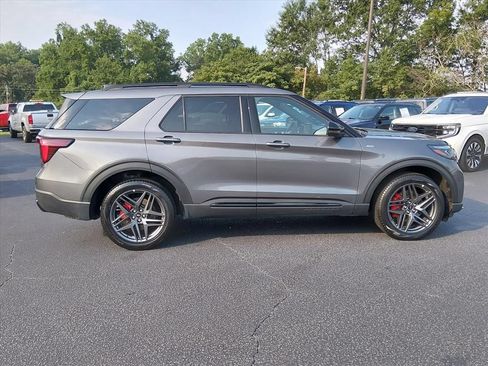 Certified 2025 Ford Explorer ST-Line w/ ST-Line Street Pack AWD/4WD image 3