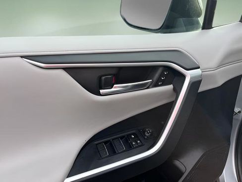 Used 2023 Toyota RAV4 Limited image 10