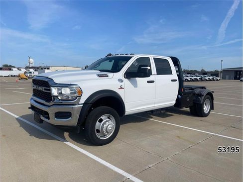 Used 2024 RAM 5500 Tradesman w/ Chrome Appearance Group AWD/4WD image 1