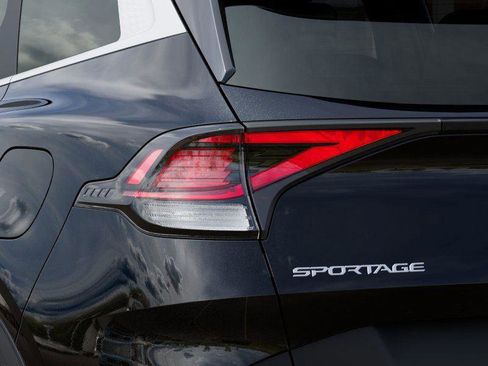 New 2025 Kia Sportage LX image 11