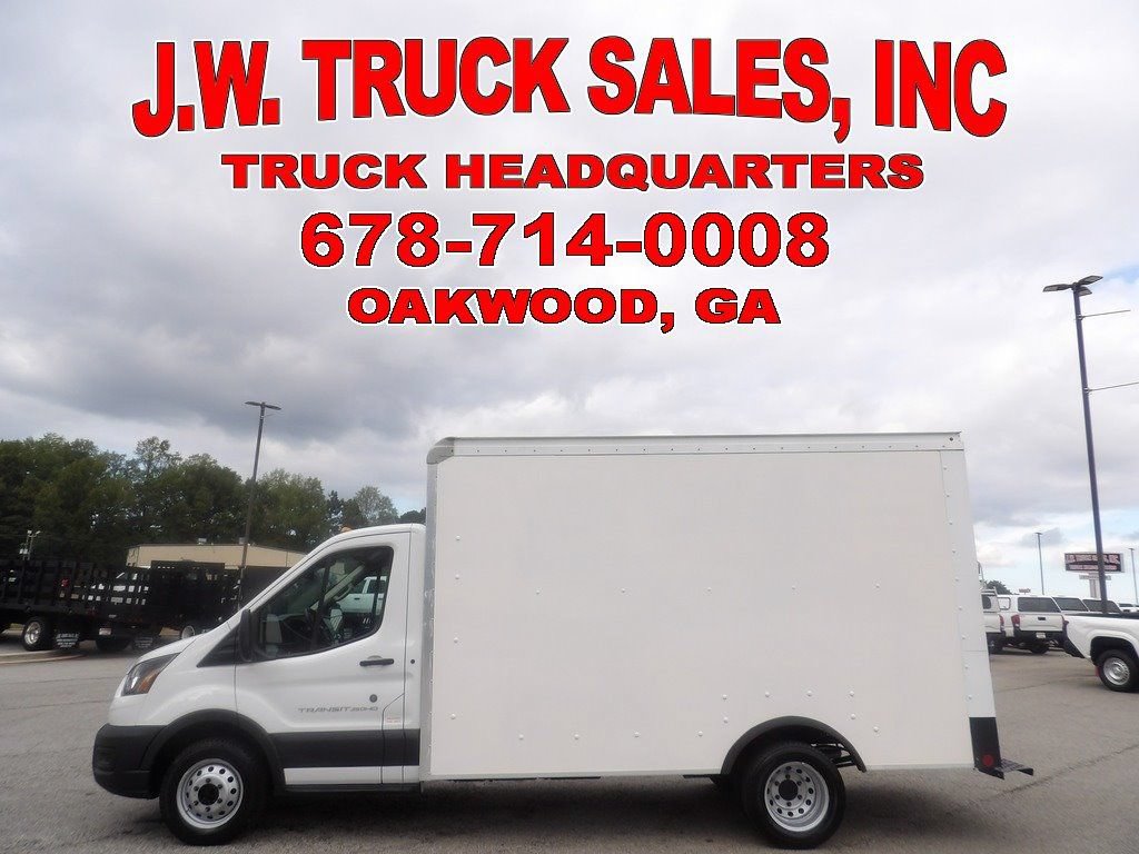 Used 2023 Ford Transit 350 DRW RWD image 2