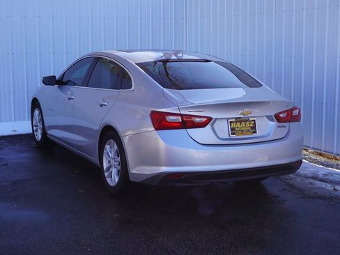 Used 2016 Chevrolet Malibu LT image 4