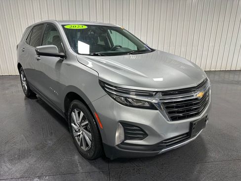 Used 2023 Chevrolet Equinox LT image 2