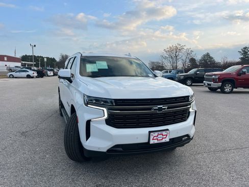 Used 2021 Chevrolet Suburban RST w/ Luxury Package image 12