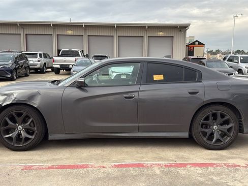 Used 2019 Dodge Charger GT image 4