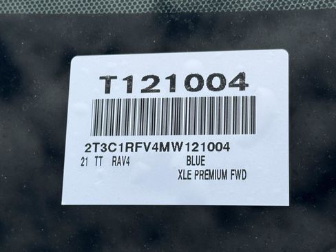 Used 2021 Toyota RAV4 XLE Premium FWD image 14