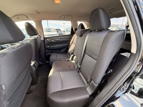 Certified 2019 Nissan Rogue SV image 15