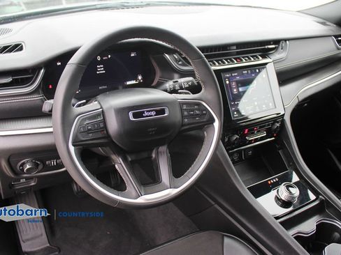 Used 2024 Jeep Grand Cherokee L Laredo AWD/4WD image 11