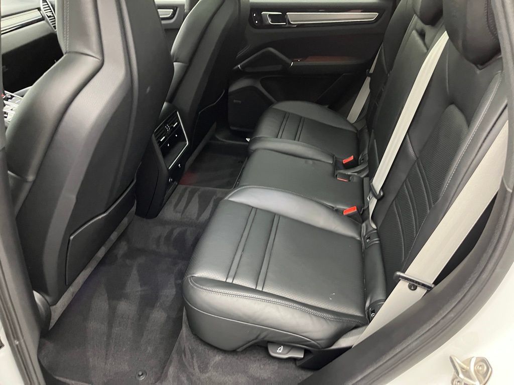 Certified 2023 Porsche Cayenne AWD/4WD image 26
