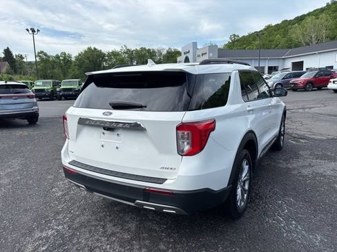 Used 2023 Ford Explorer XLT w/ Equipment Group 202A AWD/4WD image 4