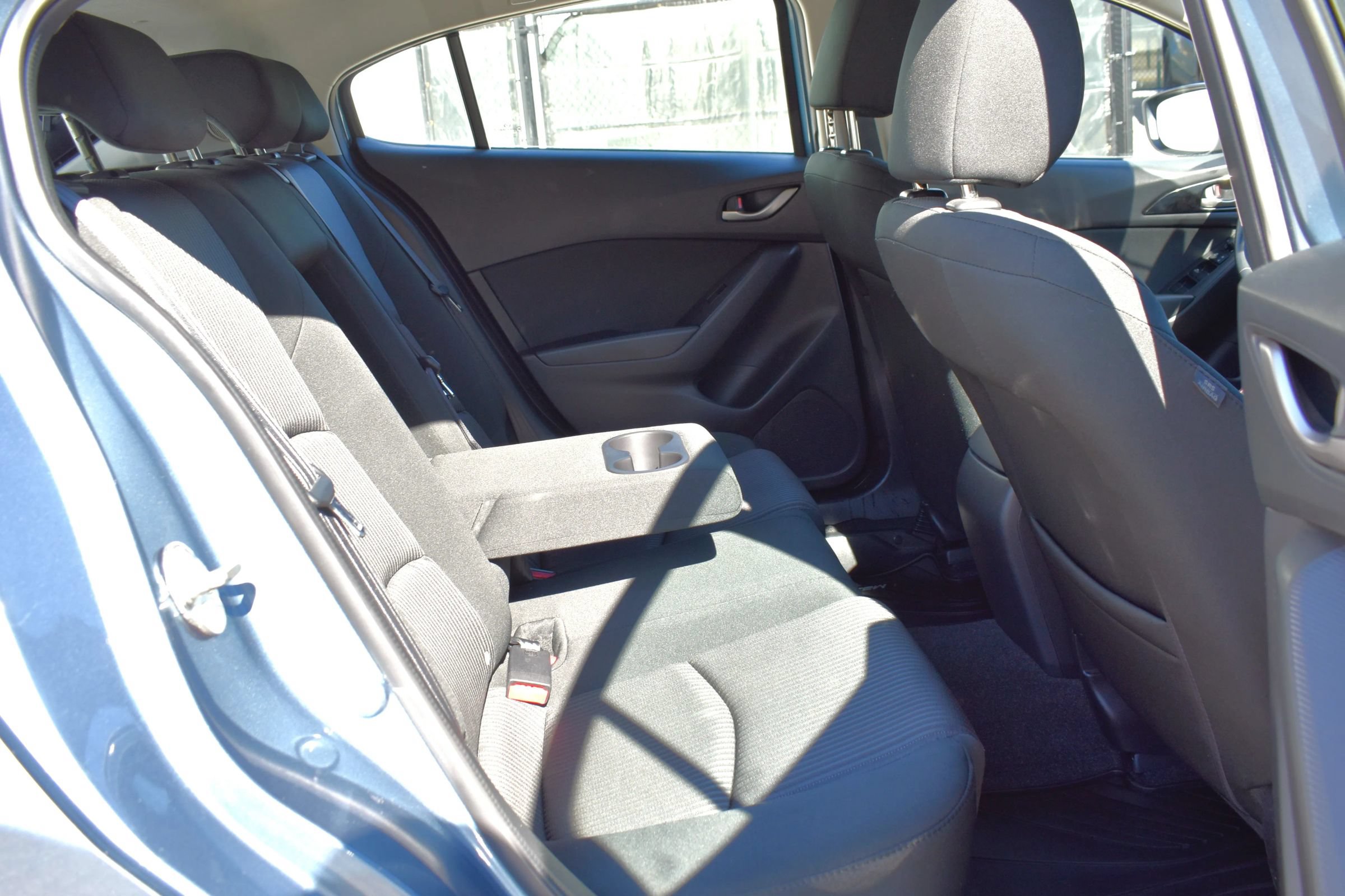 Used 2016 MAZDA MAZDA3 i Touring w/ Popular Equipment Package FWD image 32