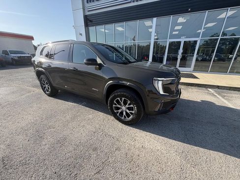 Used 2024 GMC Acadia AT4 w/ Luxury Package AWD/4WD image 2