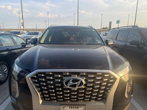 Used 2021 Hyundai Palisade SEL w/ Premium Package FWD image 2
